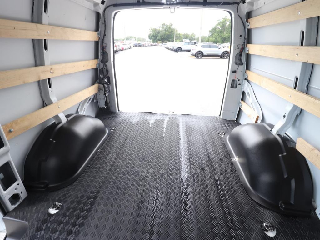 Used 2024 Chevrolet Express 2500 w/ Driver Convenience Package RWD image 12
