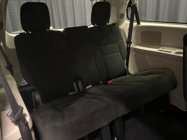 Used 2016 Dodge Grand Caravan SE w/ Quick Order Package 29E SE FWD image 16
