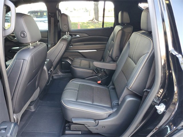 Certified 2025 Chevrolet Traverse High Country image 13