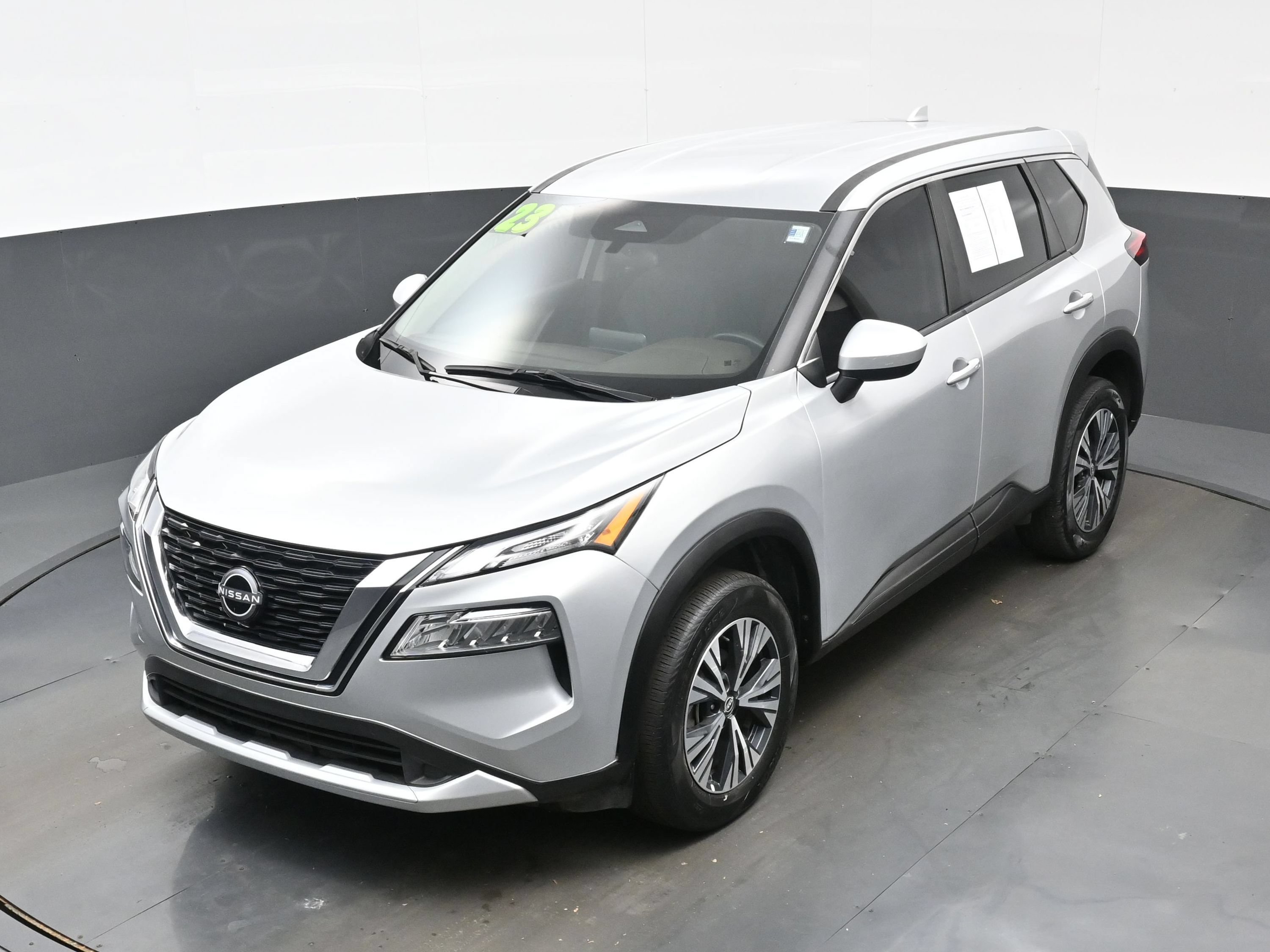 Used 2023 Nissan Rogue SV AWD/4WD image 34