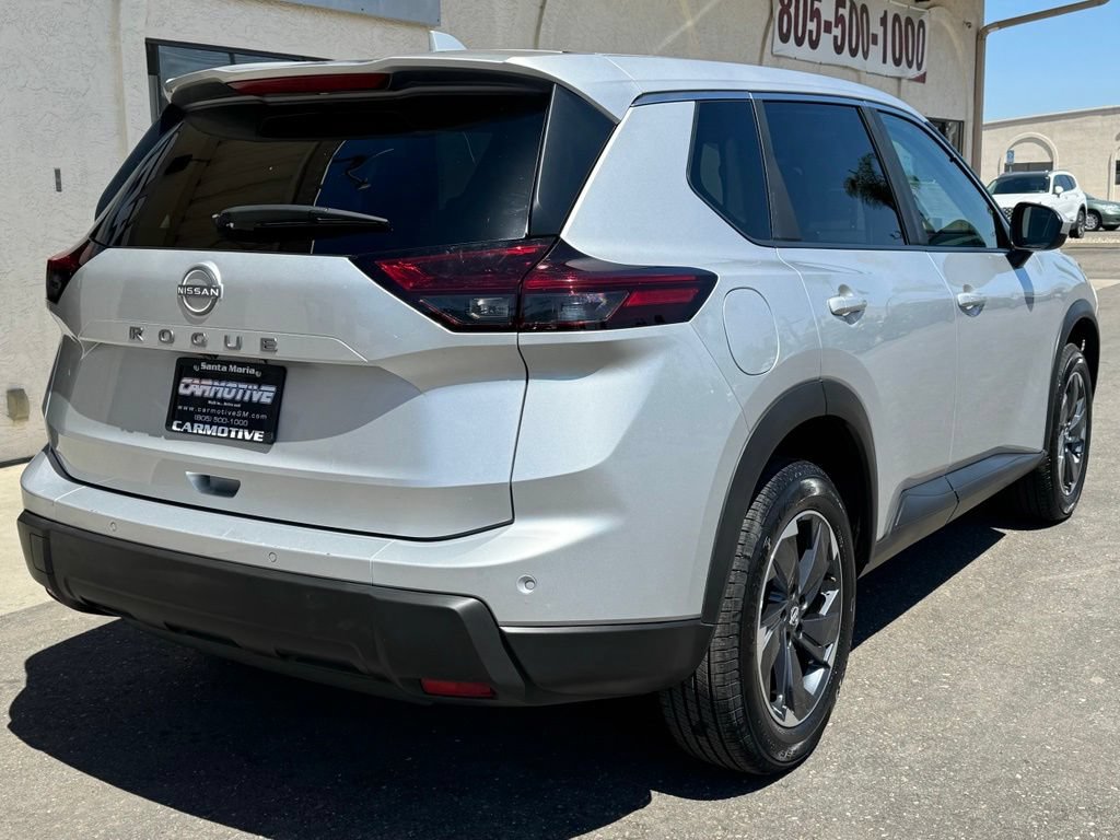Used 2025 Nissan Rogue SV FWD image 4