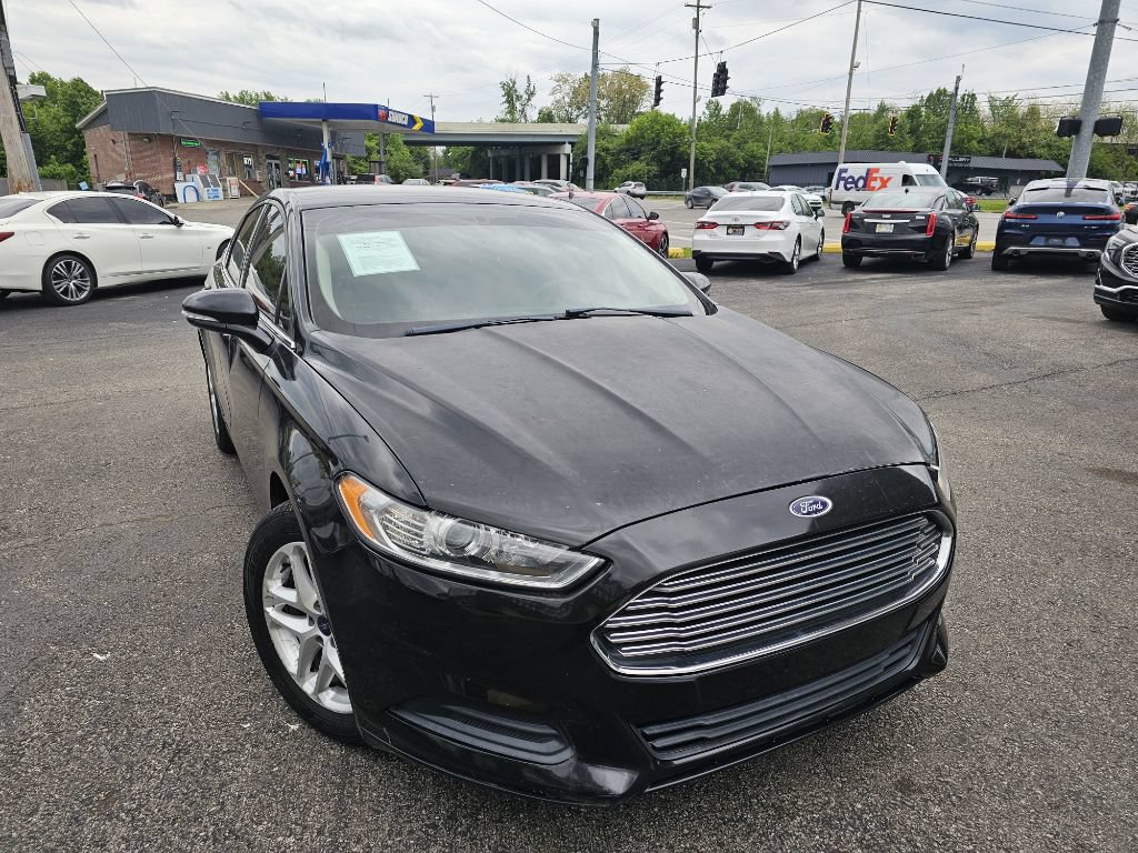 Used 2015 Ford Fusion SE FWD image 4