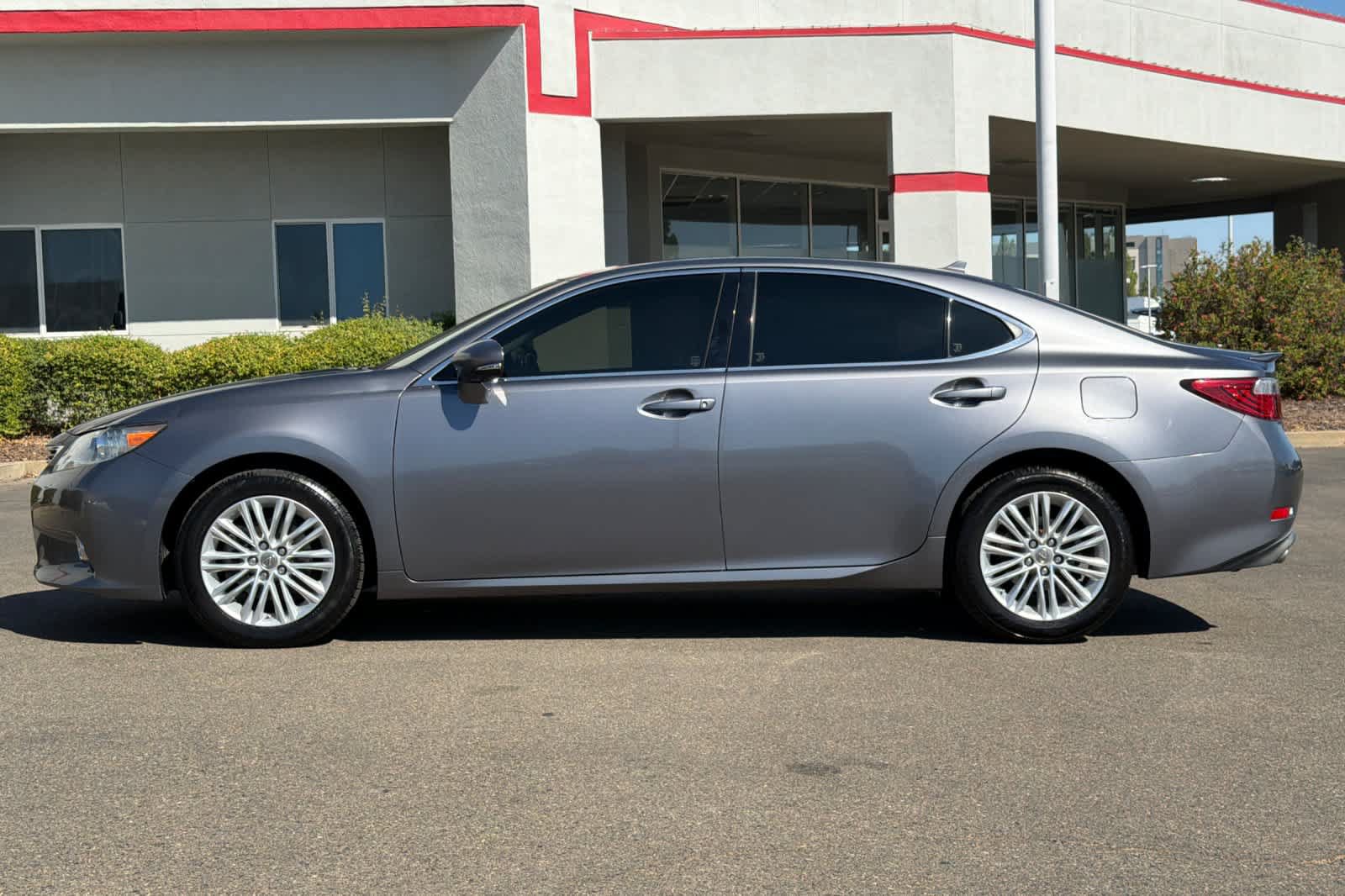 Used 2014 Lexus ES 350 w/ Premium Package FWD image 9