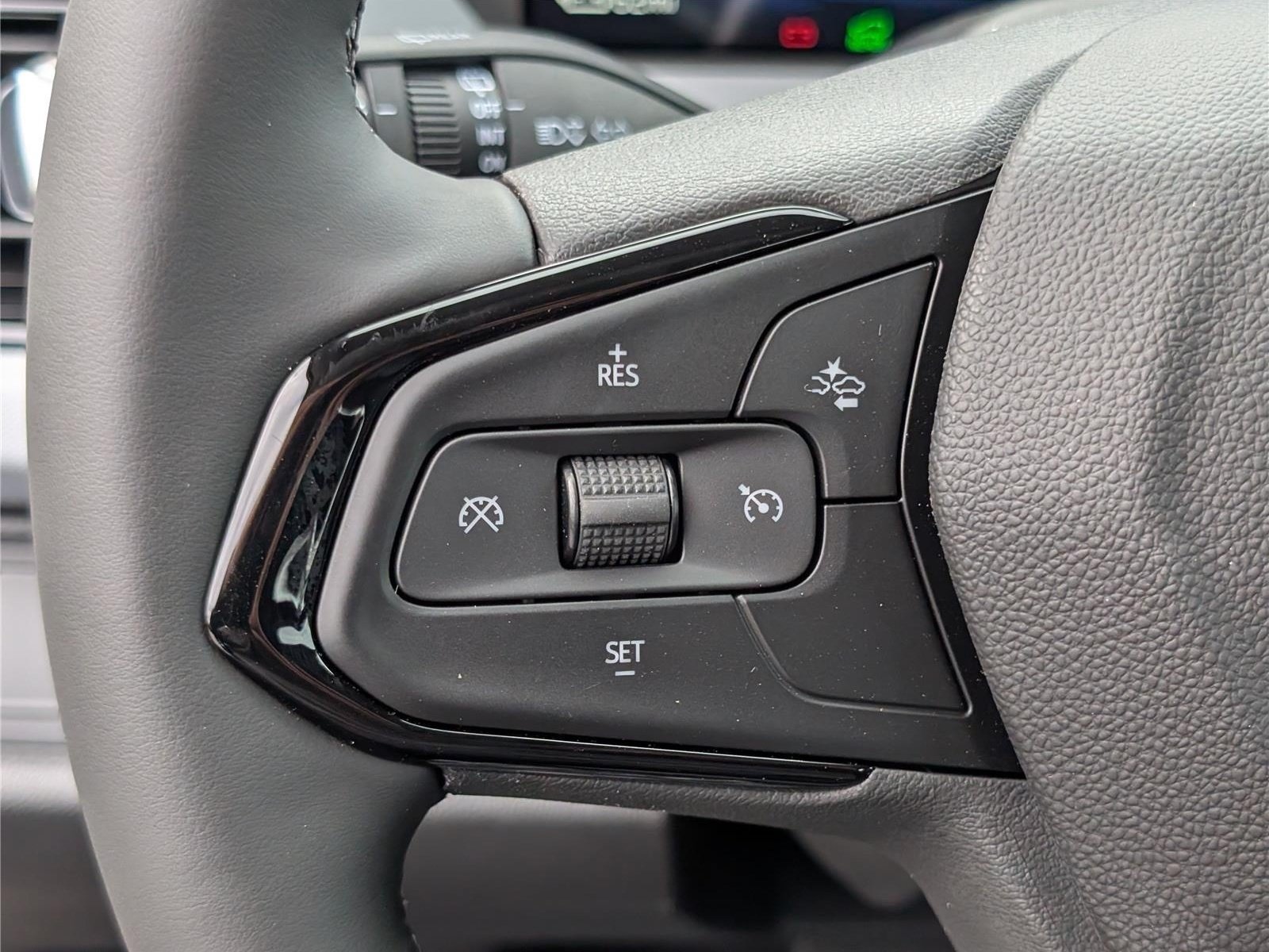 New 2027 Chevrolet Bolt LT w/ Comfort Package FWD image 18