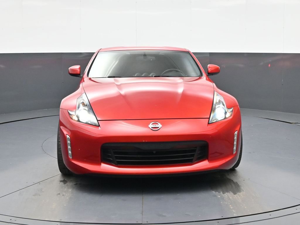 Used 2019 Nissan 370Z Coupe RWD image 2