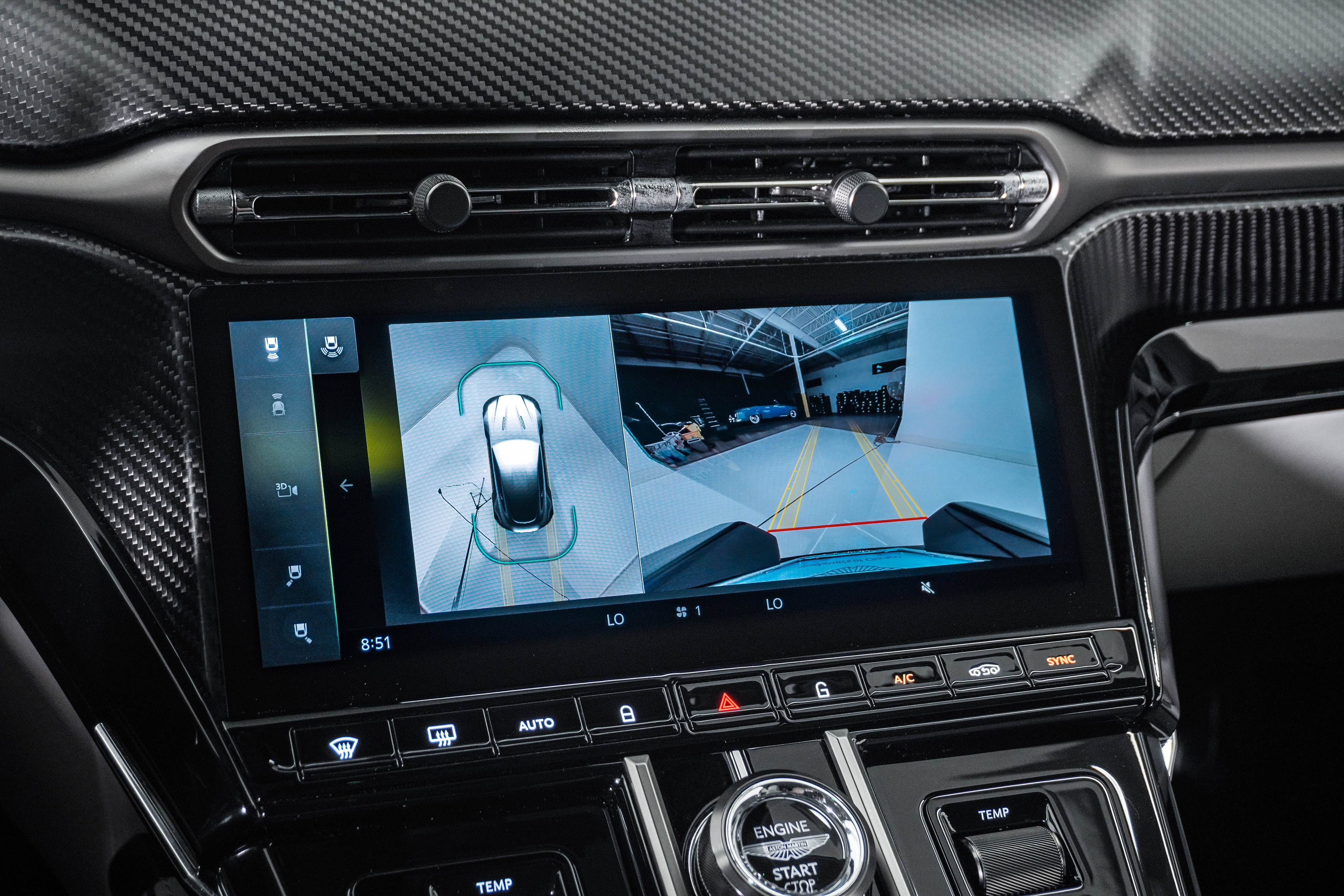 Used 2025 Aston Martin V8 Vantage Coupe RWD image 28