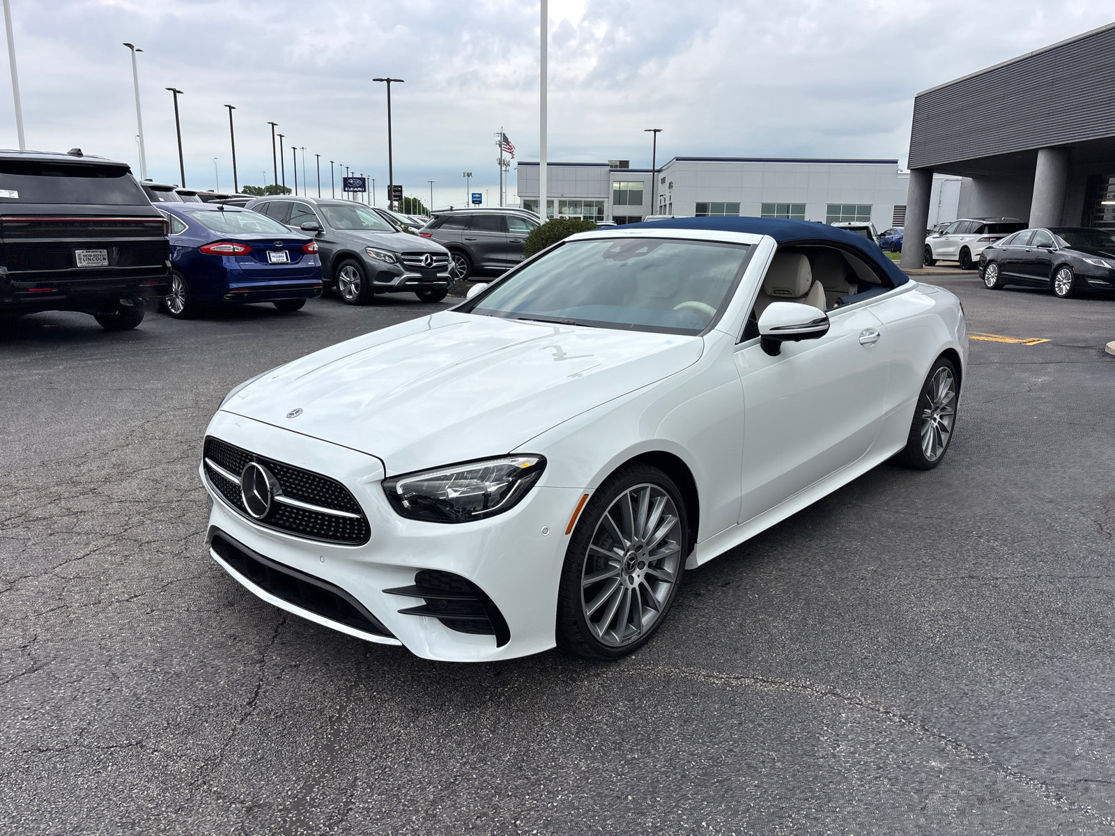 Used 2023 Mercedes-Benz E 450 4MATIC Cabriolet image 3