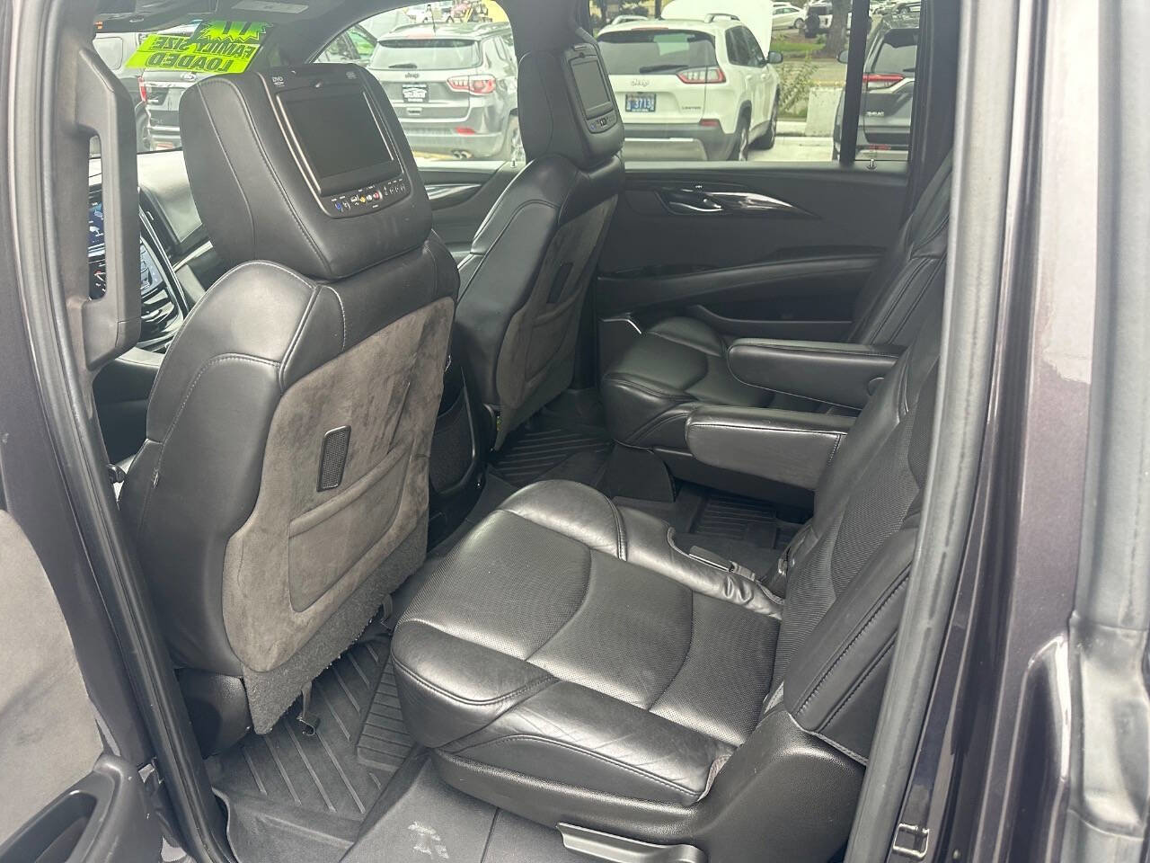 Used 2017 Cadillac Escalade ESV Platinum image 13