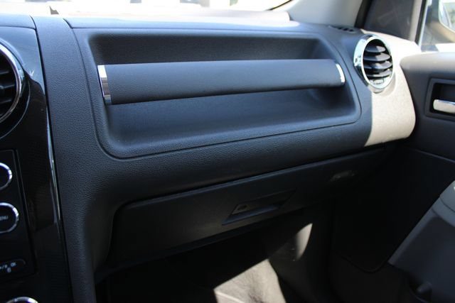 Used 2008 Ford Taurus X SEL FWD image 18