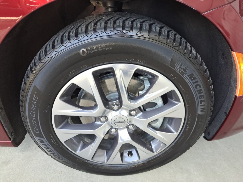 Used 2021 Chrysler Pacifica Pinnacle FWD image 20