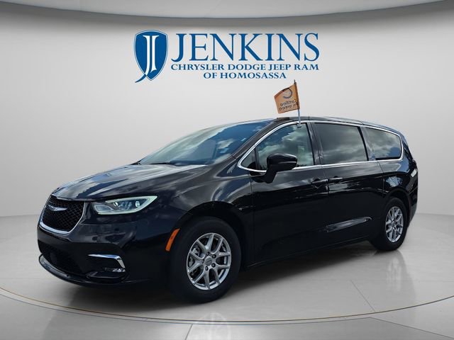 Certified 2024 Chrysler Pacifica Touring-L