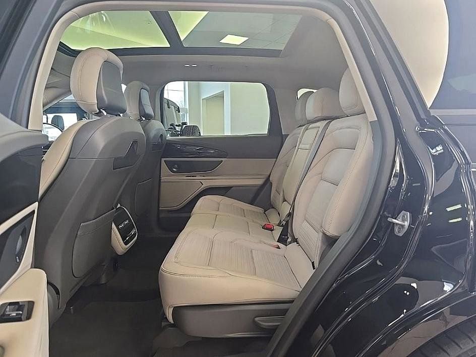 Used 2025 Lincoln Nautilus Reserve image 29