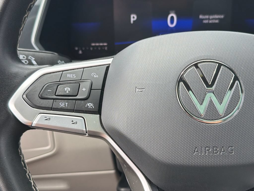 Certified 2023 Volkswagen Tiguan SE R-Line AWD/4WD image 13