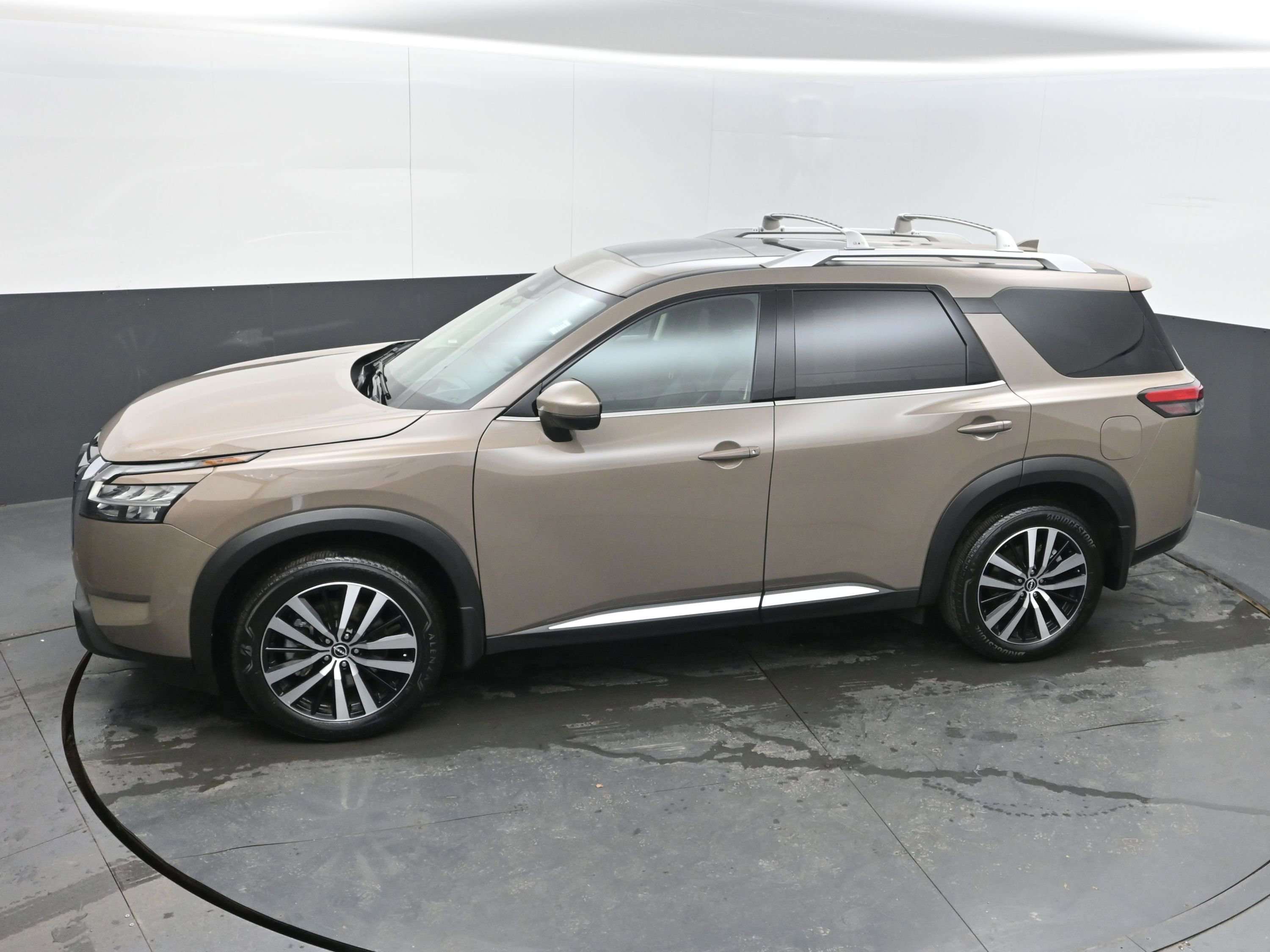 Certified 2024 Nissan Pathfinder Platinum w/ Cargo Package image 34