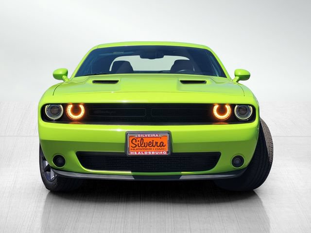 Used 2019 Dodge Challenger SXT w/ Blacktop Package RWD image 2