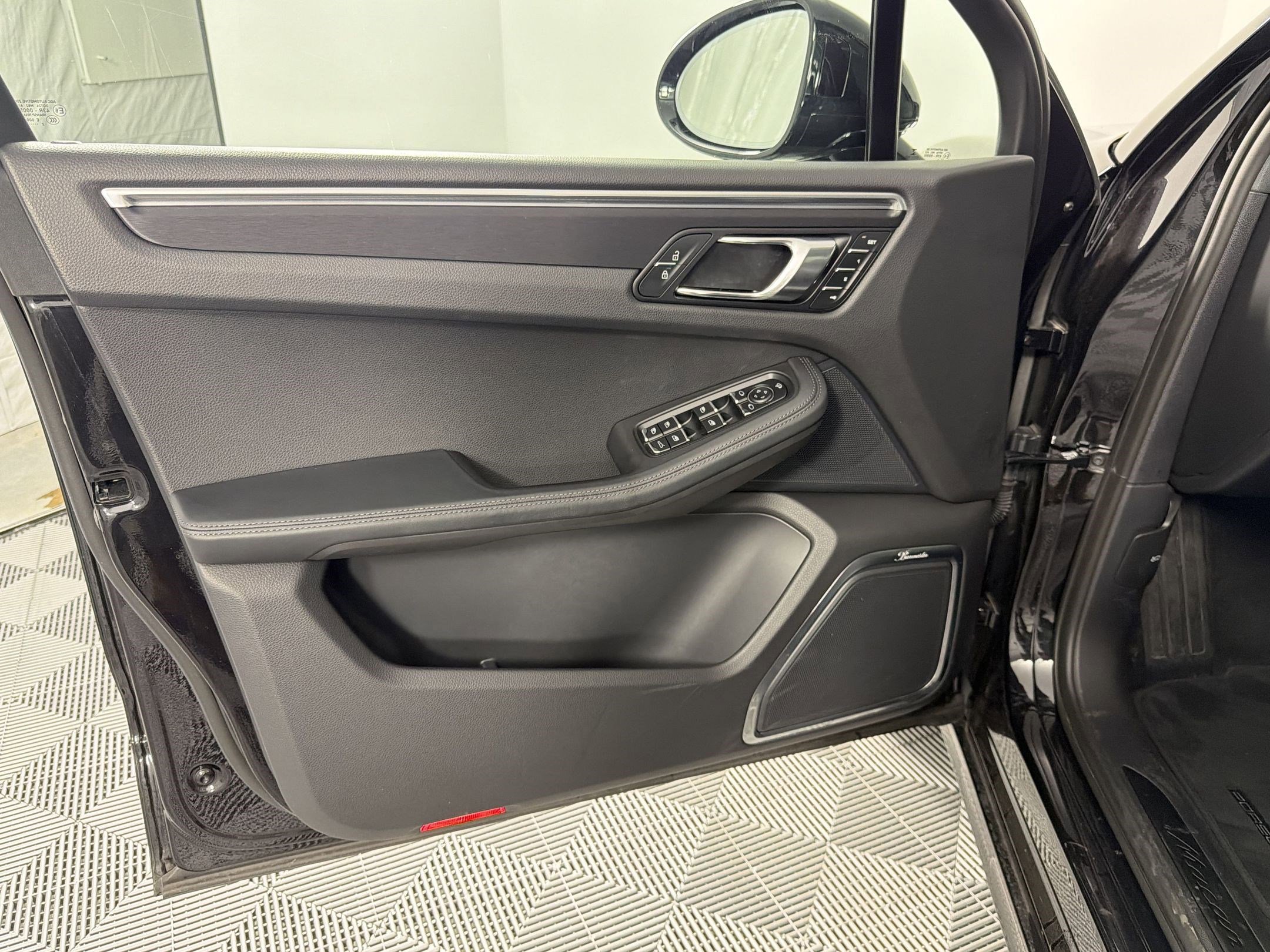 Certified 2023 Porsche Macan GTS AWD/4WD image 14