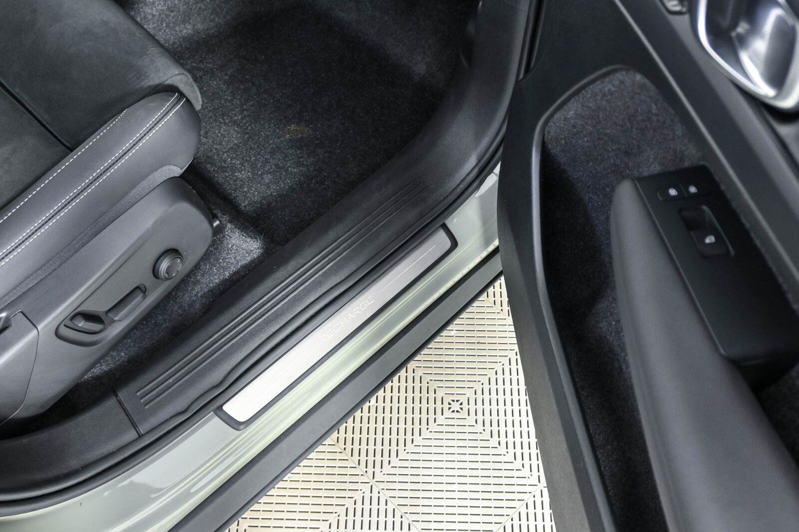 Certified 2023 Volvo C40 P8 Recharge Ultimate w/ Protection Package Premier AWD/4WD image 25