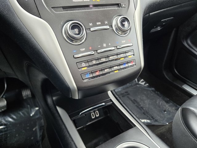 Used 2019 Lincoln MKC Reserve w/ MKC Climate Package image 11