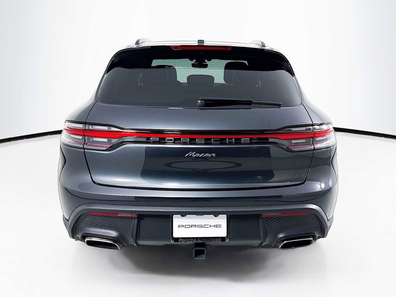 Certified 2025 Porsche Macan AWD/4WD image 10