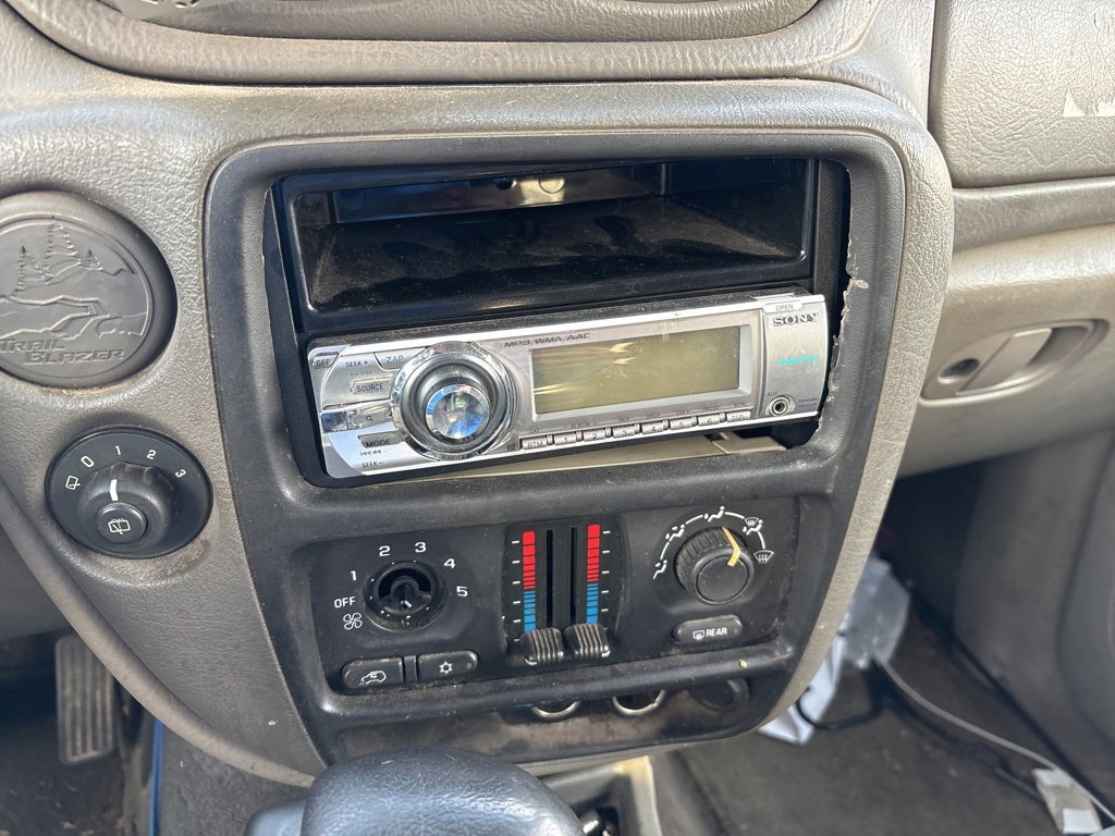 Used 2003 Chevrolet TrailBlazer LT image 12