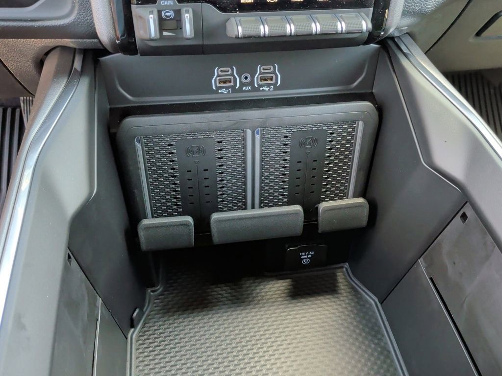 New 2026 RAM 3500 Laramie AWD/4WD image 36