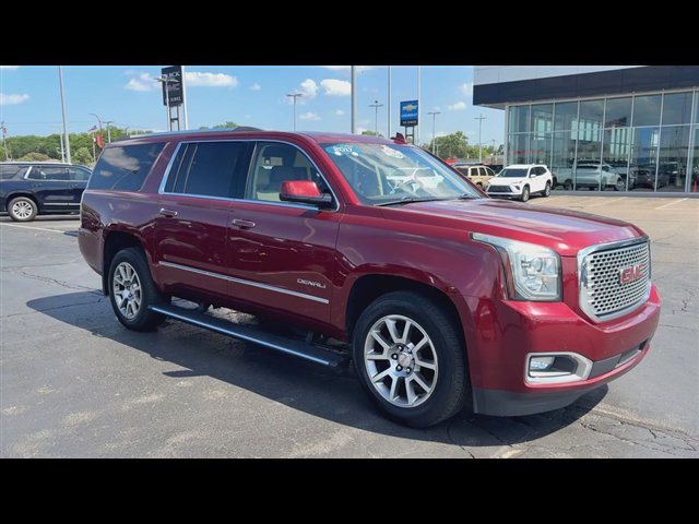 Certified 2017 GMC Yukon XL Denali w/ Open Road Package AWD/4WD image 2