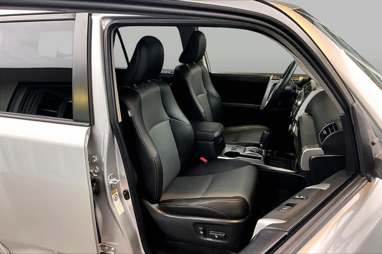 Used 2019 Toyota 4Runner SR5 Premium RWD image 9