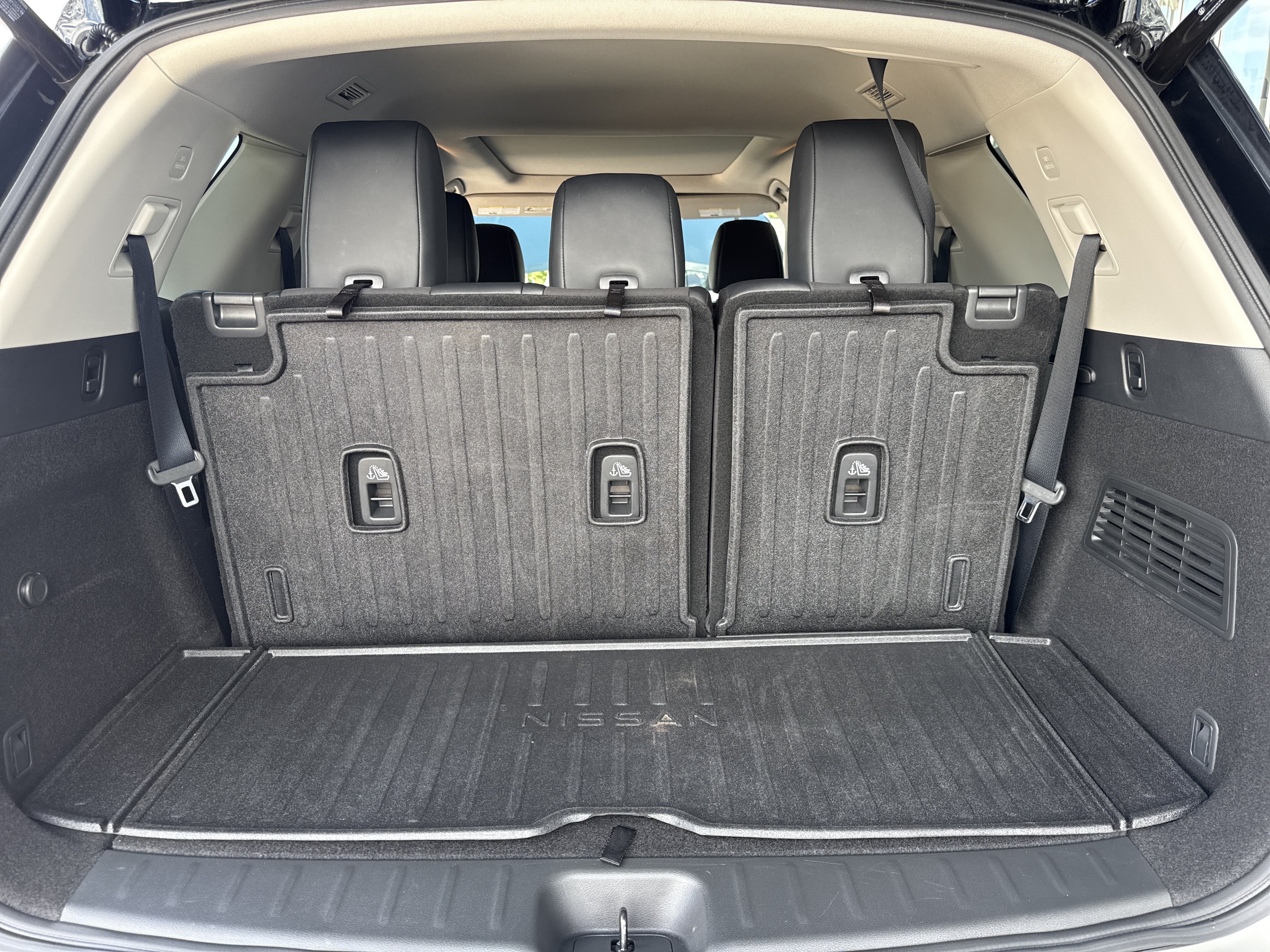 Used 2024 Nissan Pathfinder Platinum w/ Cargo Package FWD image 13
