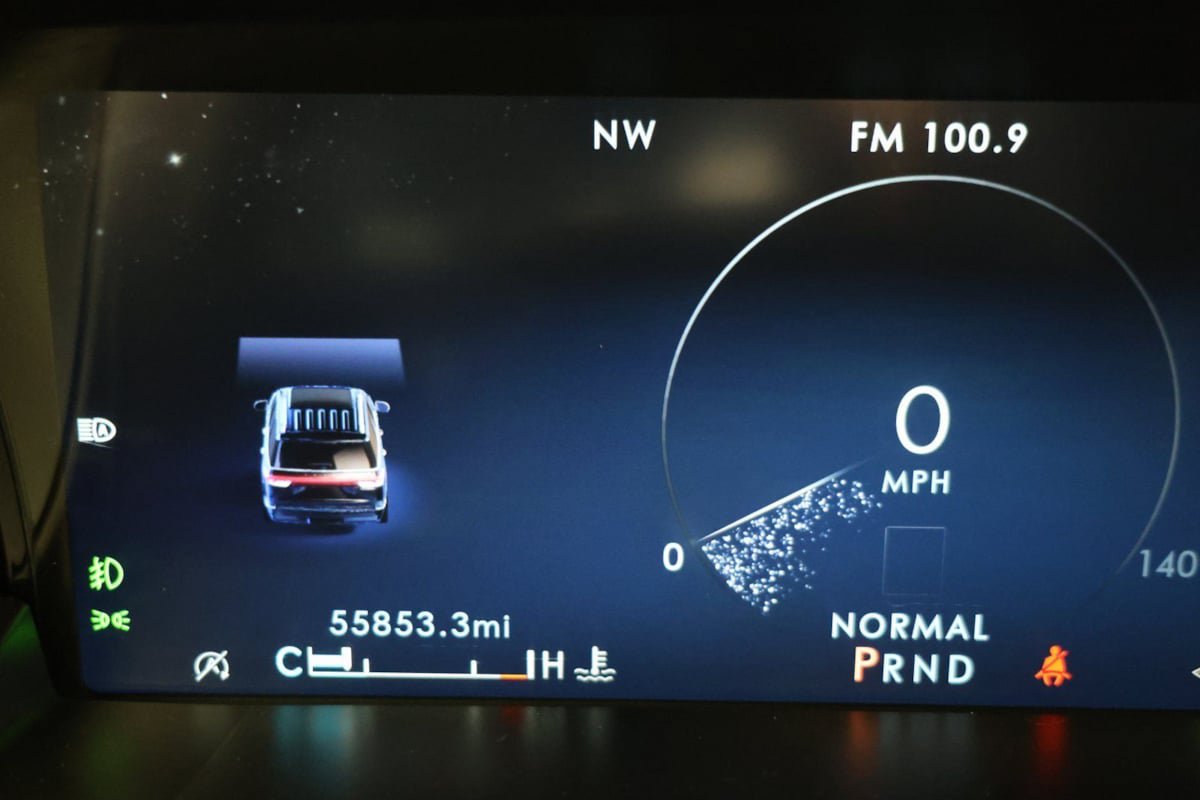 Used 2023 Lincoln Navigator Reserve AWD/4WD image 13