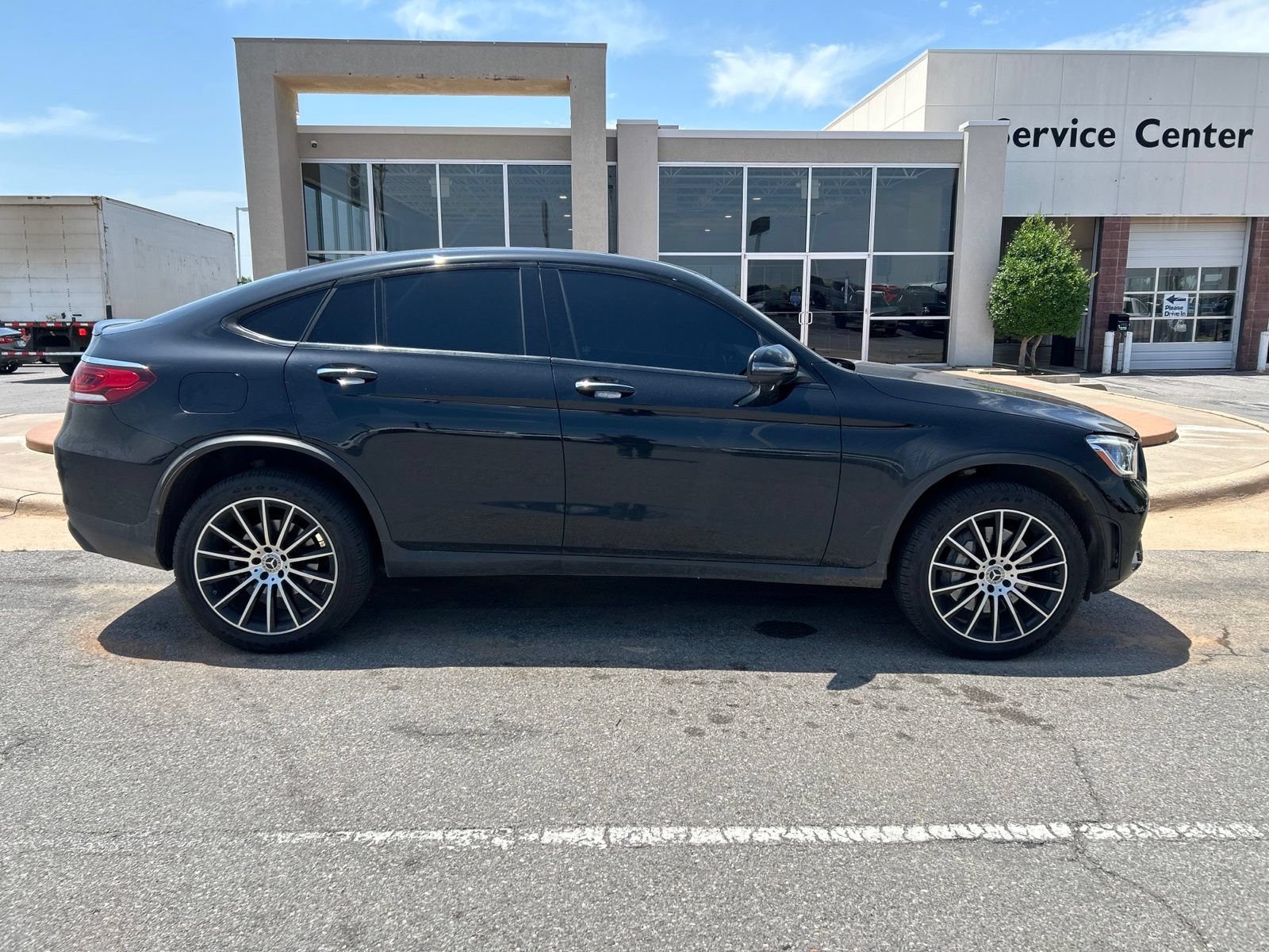 Used 2020 Mercedes-Benz GLC 300 4MATIC Coupe image 4