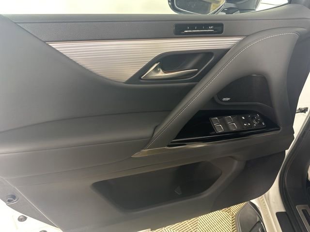 Used 2024 Lexus LX 600 F Sport AWD/4WD image 9