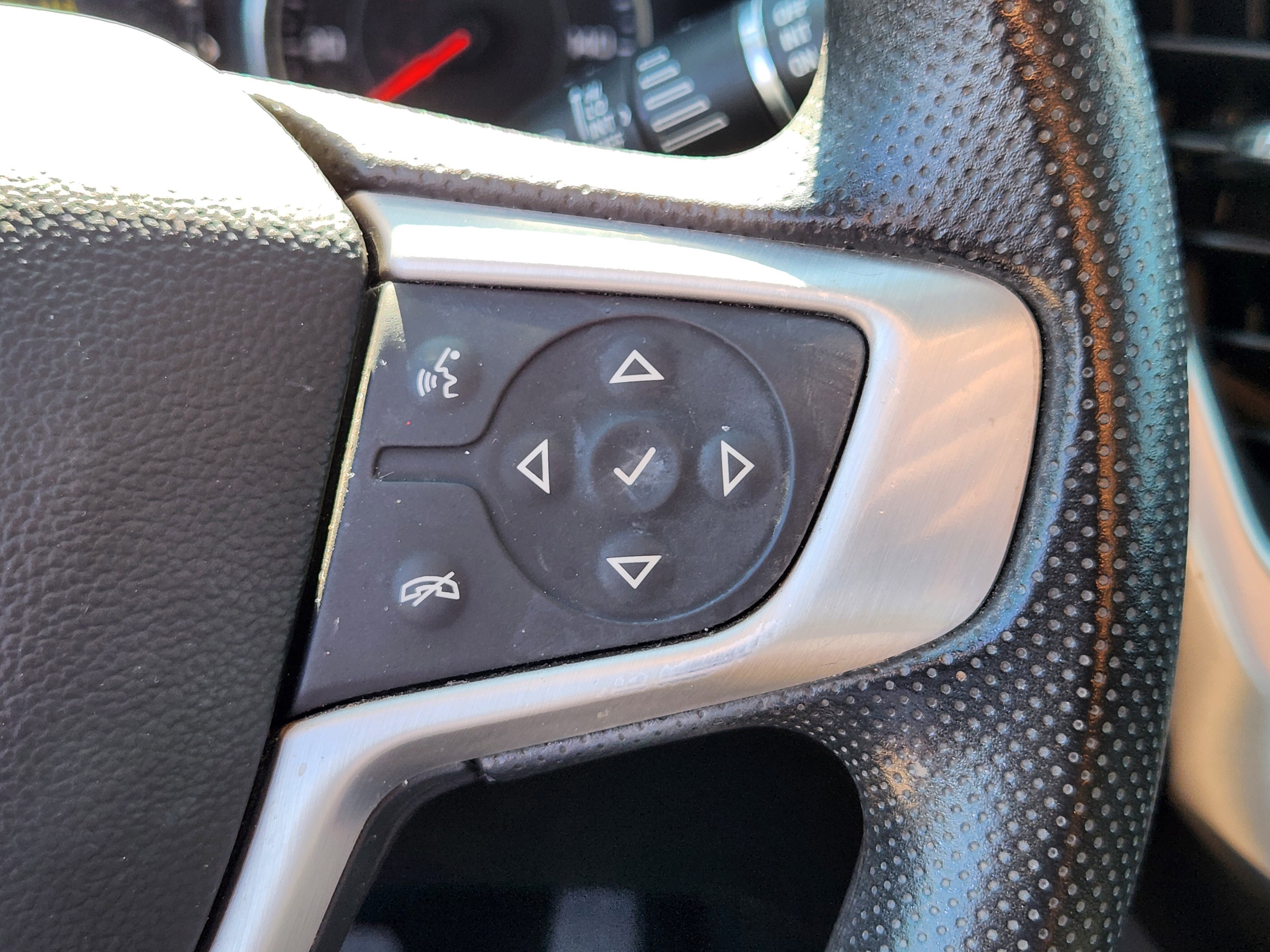 Used 2021 GMC Acadia SLE w/ Driver Convenience Package FWD image 26