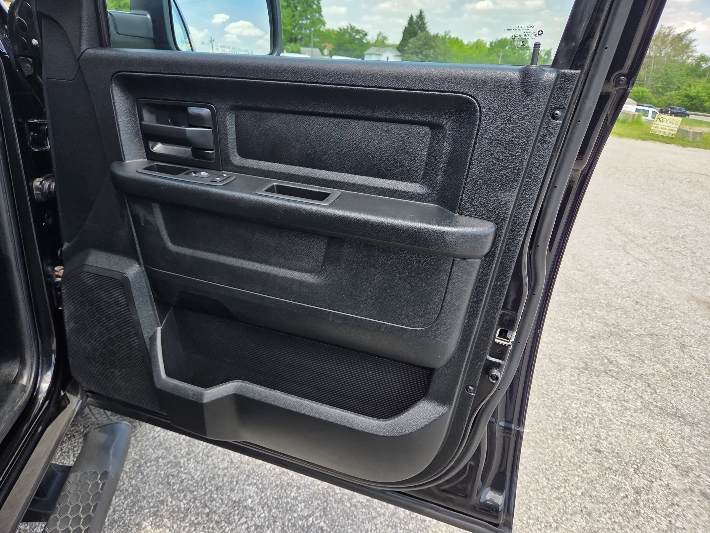 Used 2018 RAM 1500 Express w/ Black Ram 1500 Express Group AWD/4WD image 20