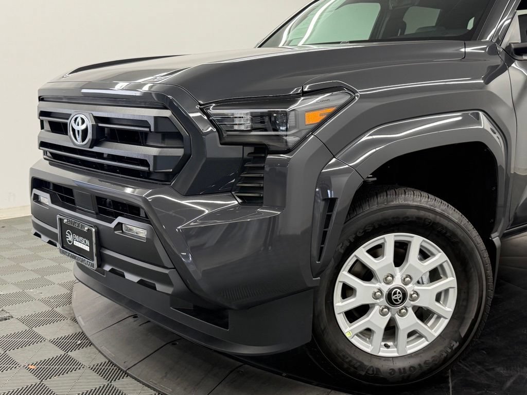 Used 2026 Toyota Tacoma SR5 AWD/4WD image 4