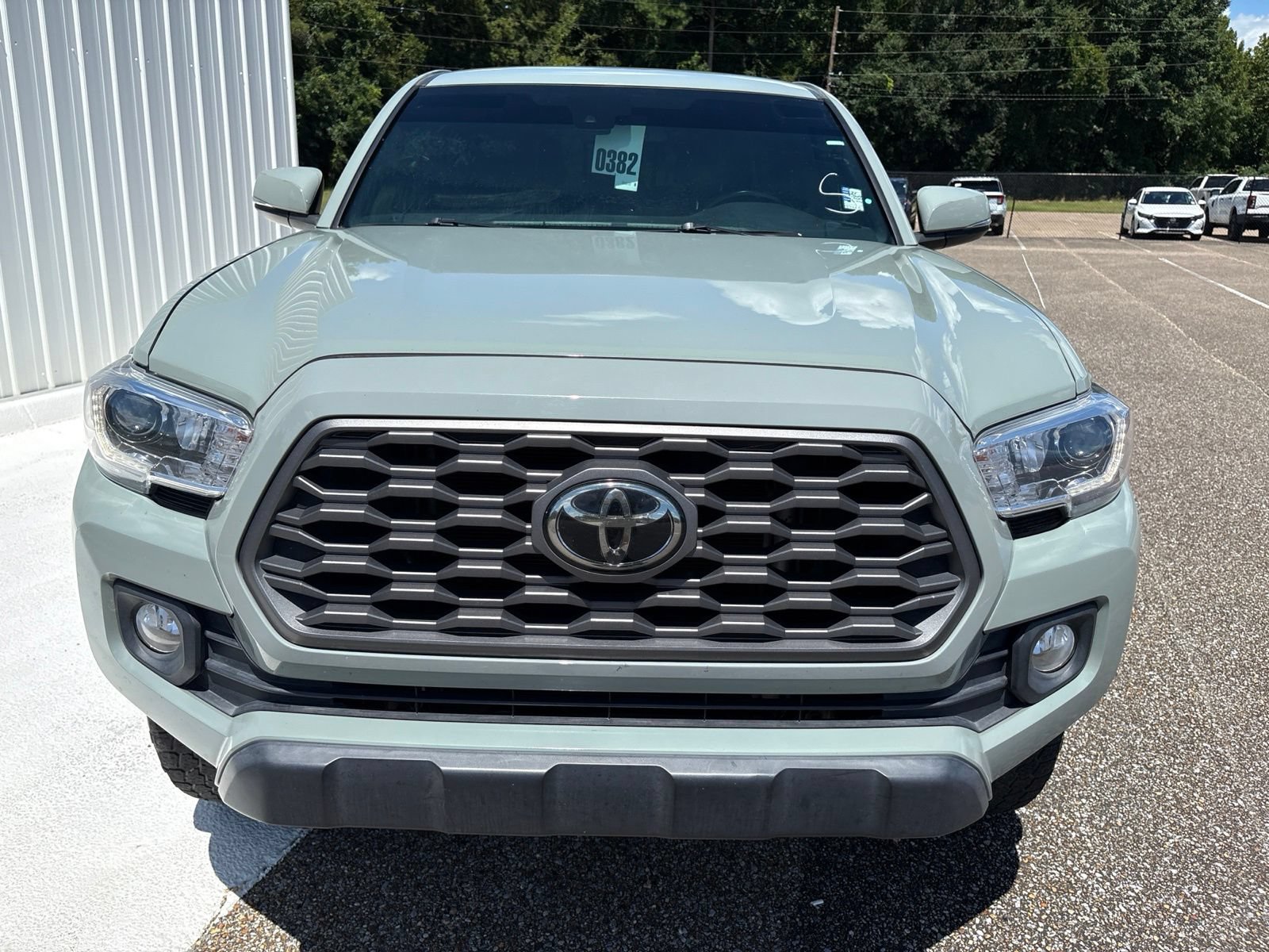 Used 2022 Toyota Tacoma TRD Off-Road w/ Technology Package RWD image 2