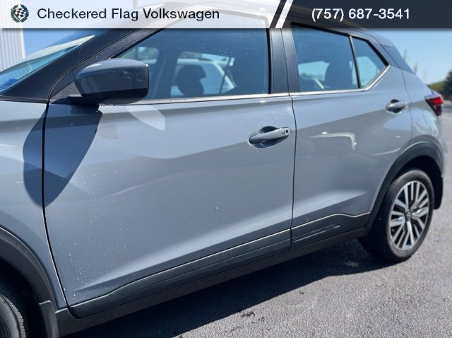 Used 2024 Nissan Kicks SV FWD image 3