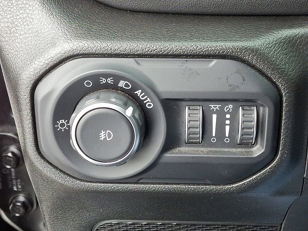 Used 2022 Jeep Wrangler Unlimited Sahara w/ LED Lighting Group image 28
