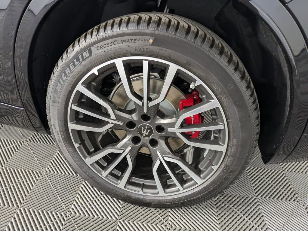 New 2025 Maserati Grecale GT image 17