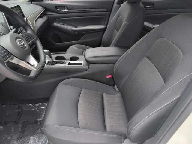 Used 2025 Nissan Altima 2.5 SV FWD image 24
