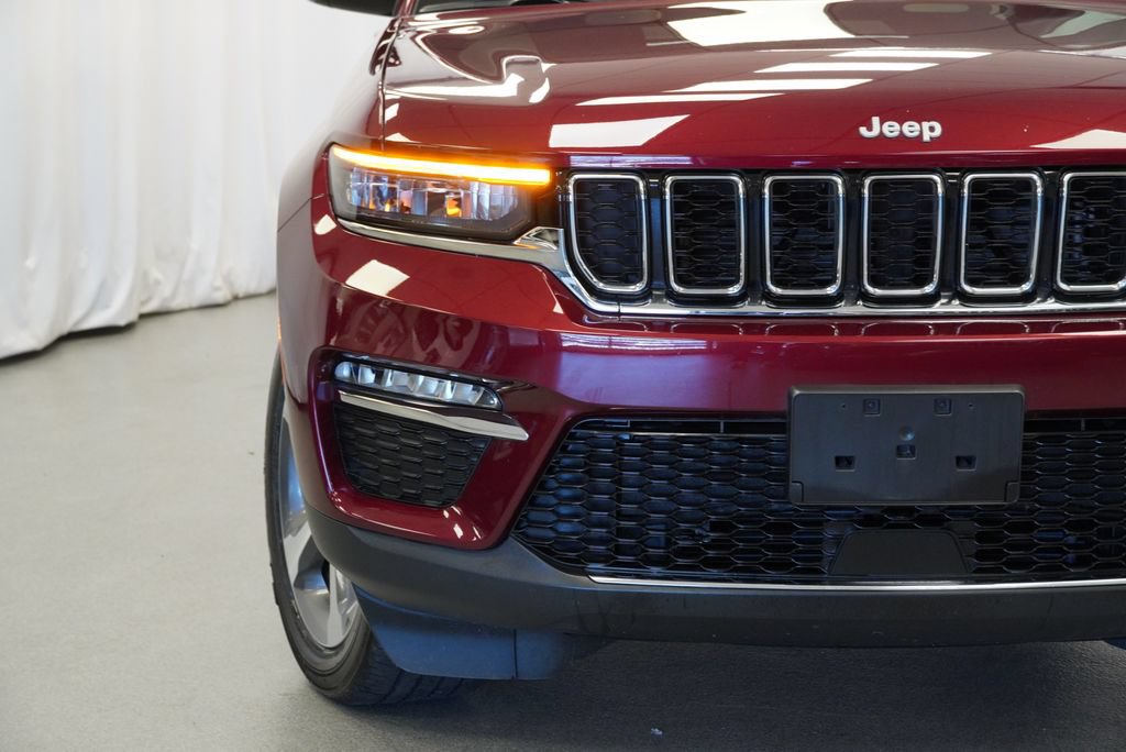 Certified 2025 Jeep Grand Cherokee Limited AWD/4WD image 7