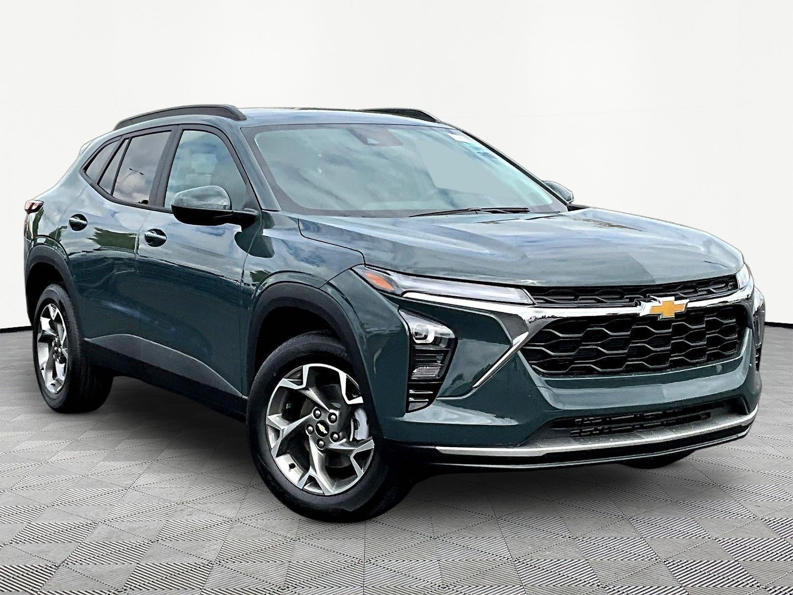 New 2026 Chevrolet Trax LT w/ LT Convenience Package FWD image 3
