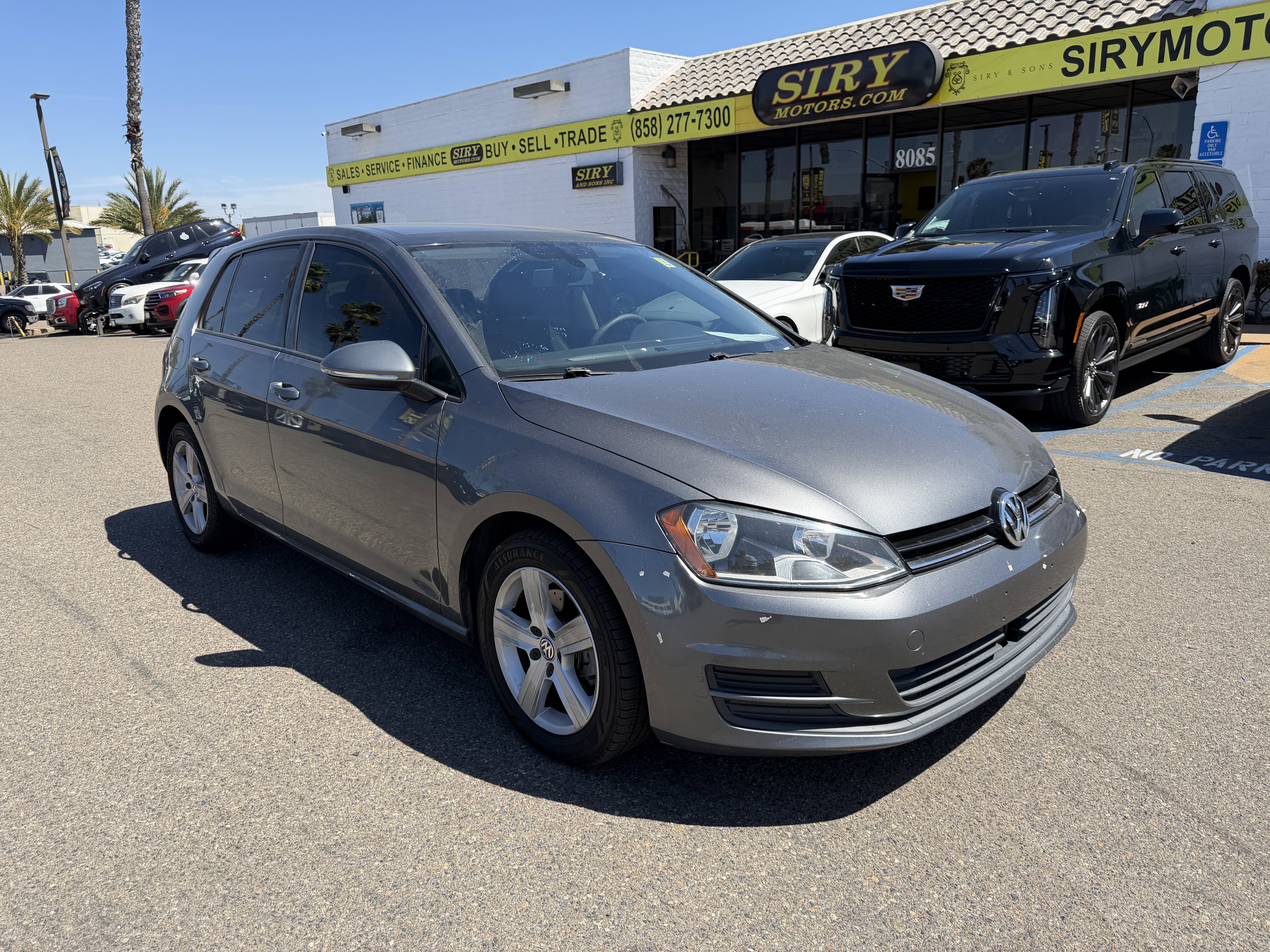 Used 2017 Volkswagen Golf Wolfsburg Edition FWD image 1