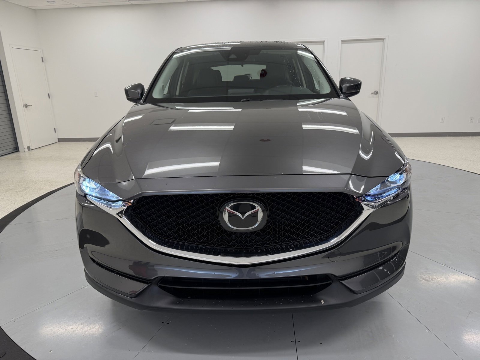 Used 2019 MAZDA CX-5 Touring image 2