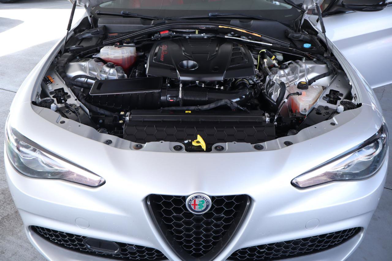 Used 2019 Alfa Romeo Giulia RWD image 38