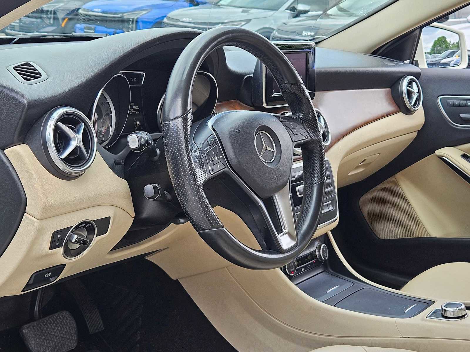 Used 2015 Mercedes-Benz GLA 250 image 2