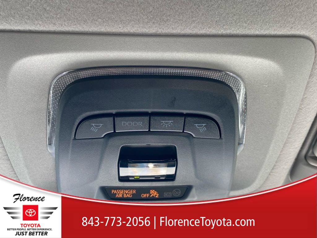 Used 2022 Toyota Corolla Cross LE image 25