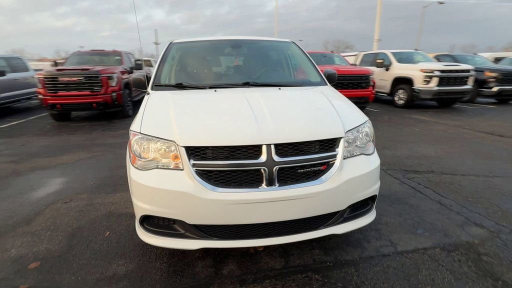 Used 2020 Dodge Grand Caravan SE w/ UConnect Hands-Free Group image 3