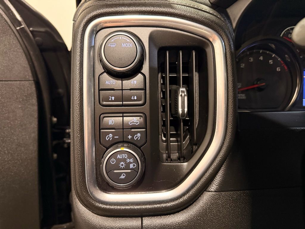 Used 2020 Chevrolet Silverado 1500 LT Trail Boss w/ Midnight Edition image 16