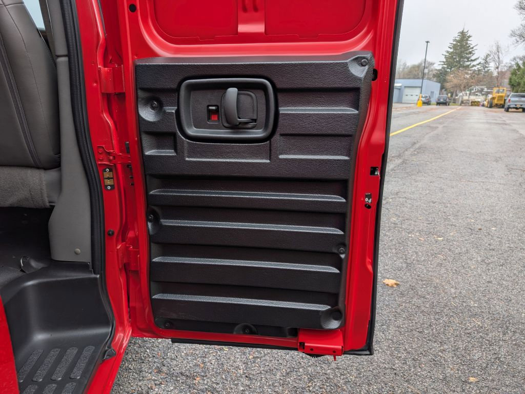 New 2025 GMC Savana 3500 image 23