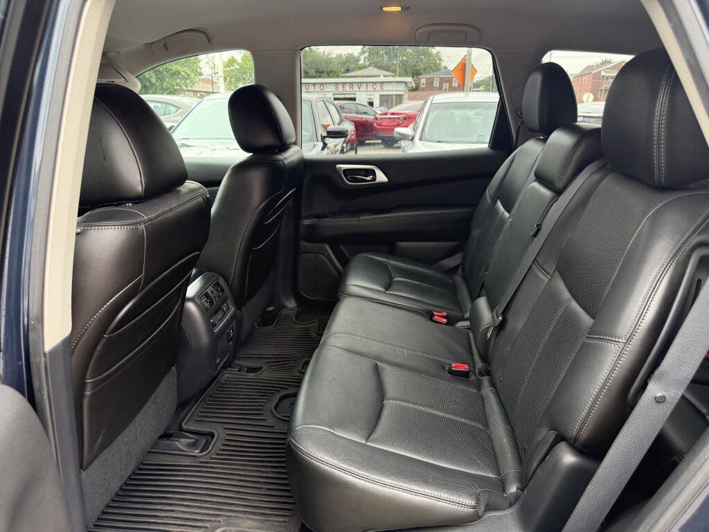 Used 2013 Nissan Pathfinder Platinum AWD/4WD image 24